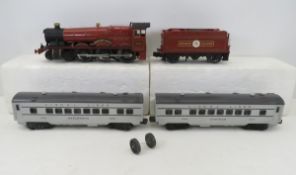Lionel O Gauge 2 Passenger Cars & Hogwarts Loco