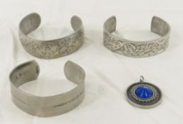 Tennesmed, Kirk, Scotland & Other Pewter Jewelry