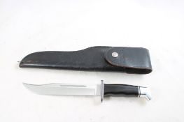 Buck 120C Fixed Blade Knife in Sheath