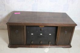 Federal B-20 Battery Powered Radio w/Book, Tubes