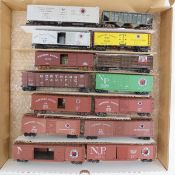 14 HO scale Northern Pacific Freight cars