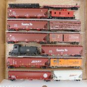 15 HO scale Santa Fe Freight cars