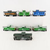 7 HO Caboose (5) BN (1) GN (1) BNSF