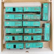 14 HO scale Great Northern Freight cars