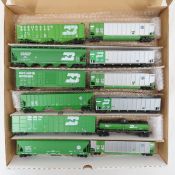 12 HO scale BN & BNSF (green) Freight cars