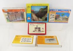 6 HO scale Unbuilt Structure Kits