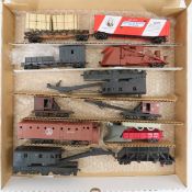 11 HO scale Crane cars - Box cars - Plow