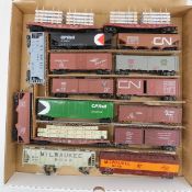 16 HO scale Milwaukee Road & Canadian RR