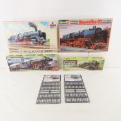 4 Vintage Train Car Kits, Revell & More