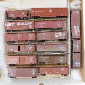 14 HO scale Great Northern Freight cars
