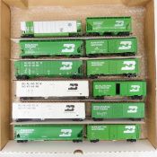 12 HO scale Burlington Northern Freight cars