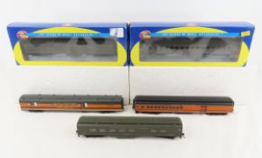 5 HO scale Passenger cars