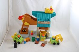 1977 Fisher Price Lift & Load Depot #942