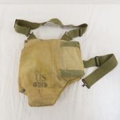 WWII US Army Gas Mask with bag M1VA1