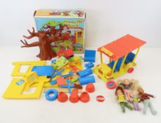 Honey Hill Bunch Clubhouse, Vehicle & 4 Dolls