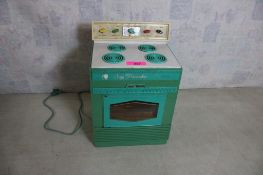 Suzy Homemaker Electric Oven/Stove Child's Works