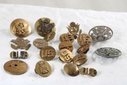 U S Military Hat Badges, Lapel Pins & Other