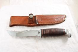 Case XX 323-5 Fixed Blade Knife w/Leather Sheath