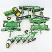 4 Ertl John Deere Disc Plows & Tractor