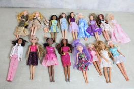 17 Fashion Dolls 11.5