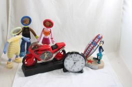 2 Clocks, Disney Surfin' Goofy, 3 Flexo Bendables