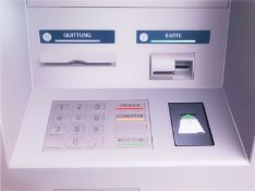 Adrian Sauer (1976 Ost-Berlin – lebt in Leipzig) R