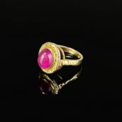 Rubin Goldschmiede Ring, 585/14k Gelbgold (punziert), Gesamtgewicht 4,91g, Maße Cabochons ca. 9,5x7