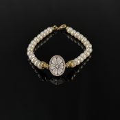 Armband, Italien, Silber 925 vergoldet (punziert), Gesamtgewicht 10,92g, mittig Kamee mit Blumenmot