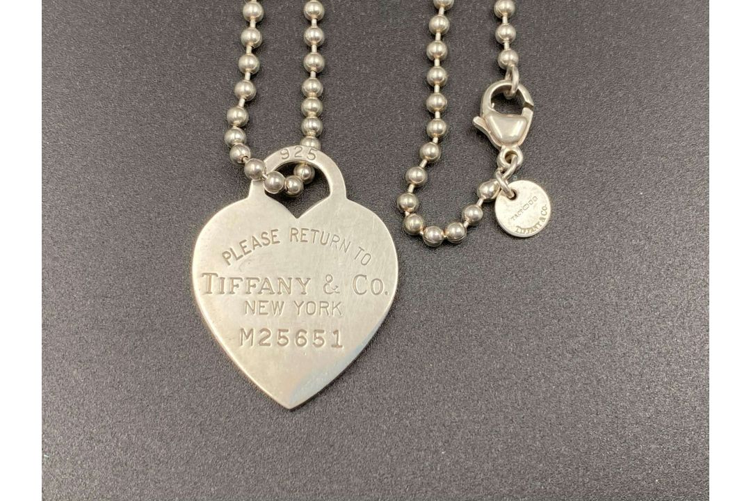 TIFFANY & CO, .925 “RETURN TO TIFFANY”, necklace and charm. - Image 3 of 4