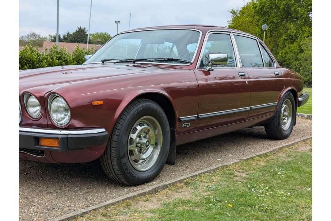 1986 JAGUAR XJ6 3.4 AUTO SERIES III - Image 9 of 30