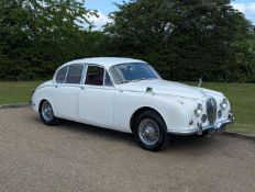 1969 DAIMLER V8 250