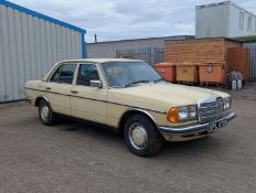 1976 MERCEDES W123 280 E AUTO