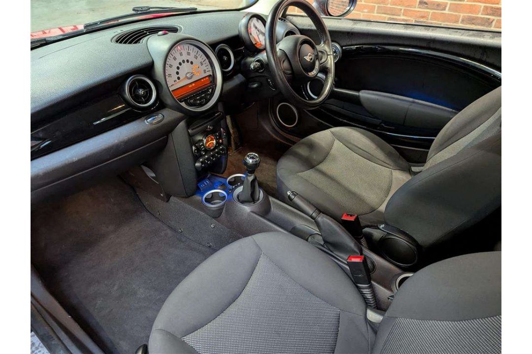 2012 MINI ONE D - Image 11 of 29