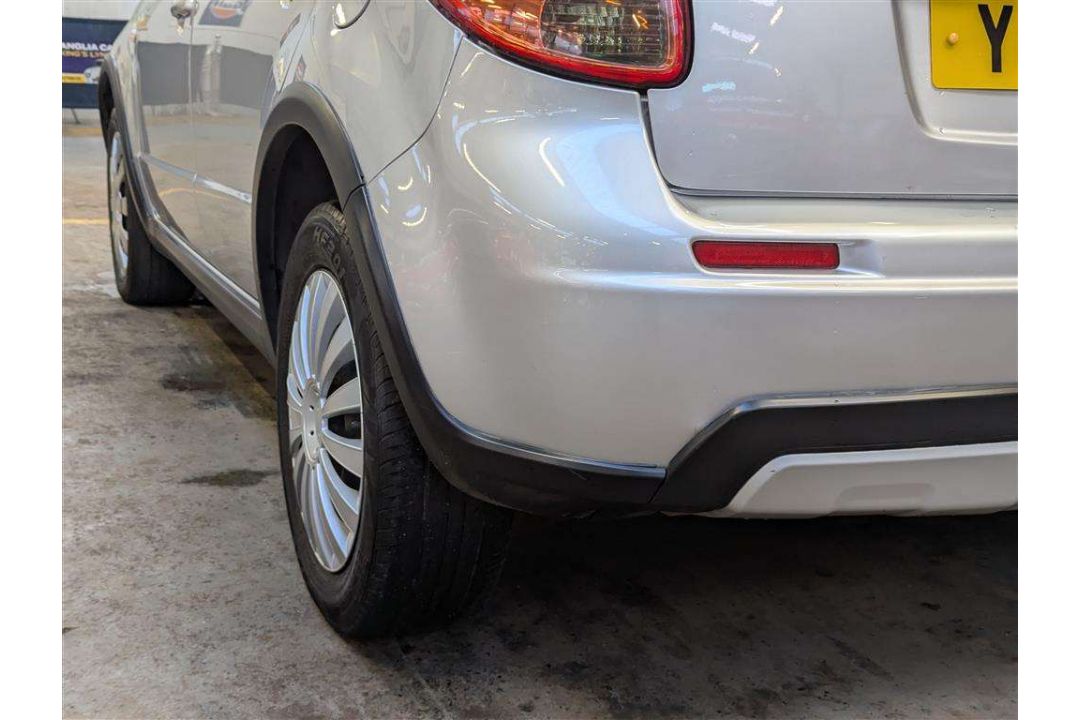 2013 SUZUKI SX4 SZ3 - Image 7 of 29
