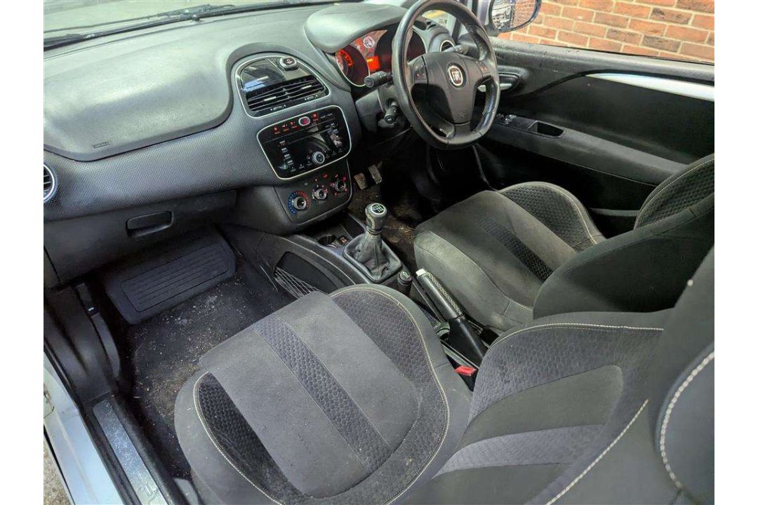 2011 FIAT PUNTO EVO SPORTING MULTIJ - Image 8 of 23