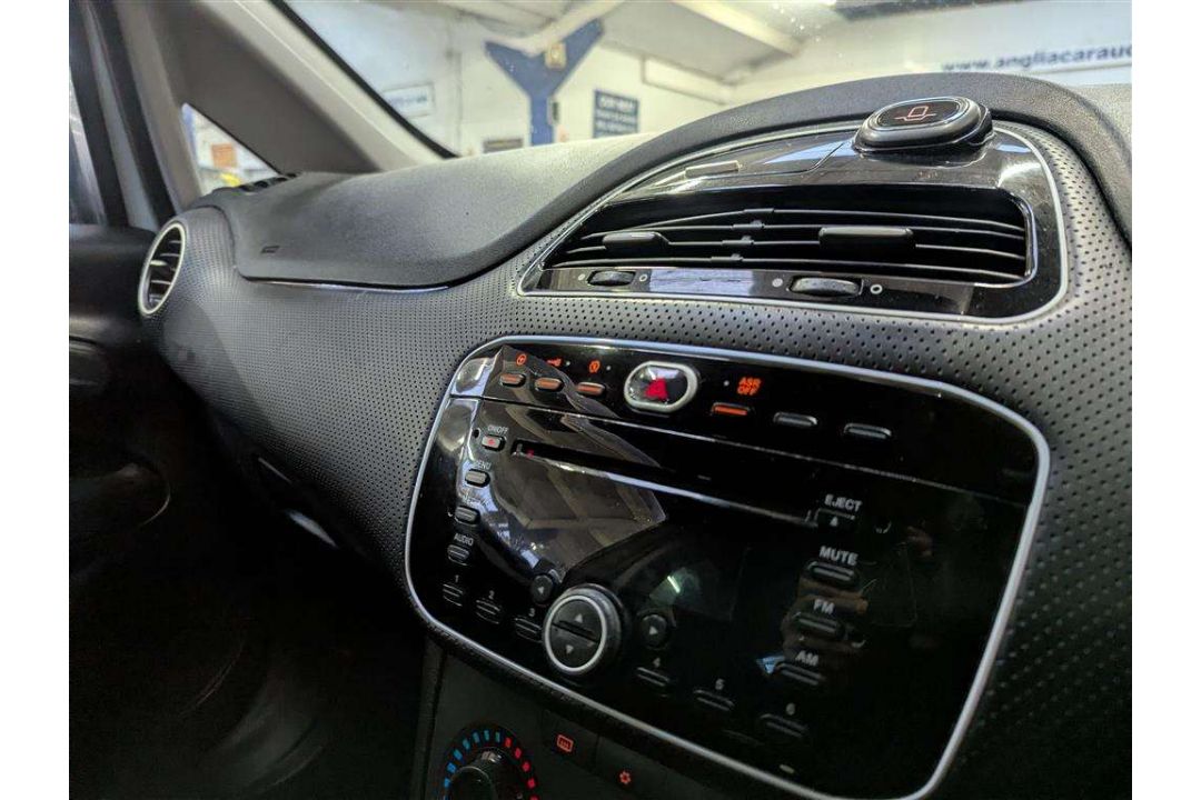 2011 FIAT PUNTO EVO SPORTING MULTIJ - Image 22 of 23
