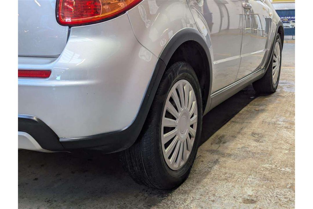 2013 SUZUKI SX4 SZ3 - Image 10 of 29