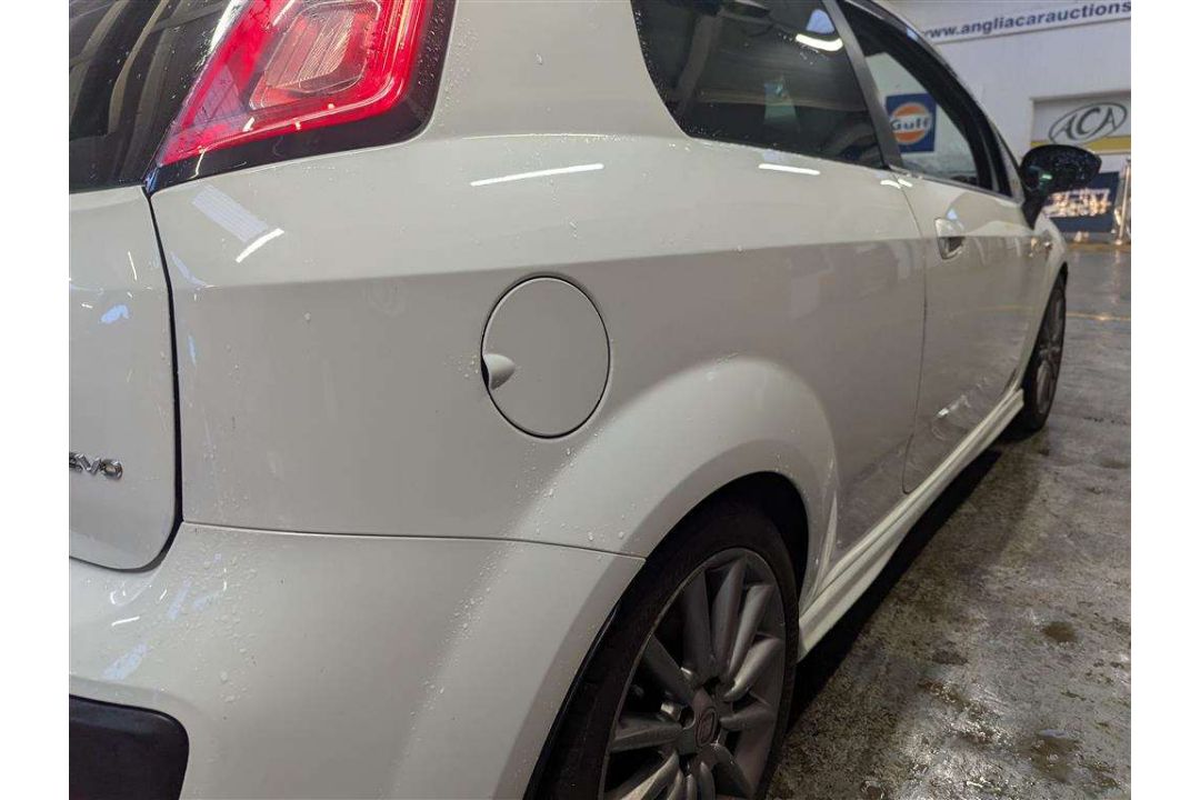 2011 FIAT PUNTO EVO SPORTING MULTIJ - Image 19 of 23