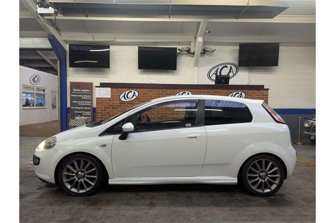2011 FIAT PUNTO EVO SPORTING MULTIJ - Image 2 of 23