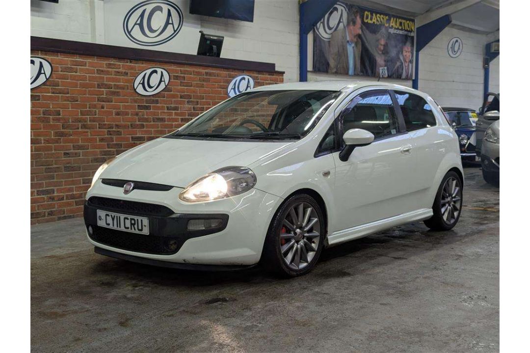 2011 FIAT PUNTO EVO SPORTING MULTIJ - Image 1 of 23