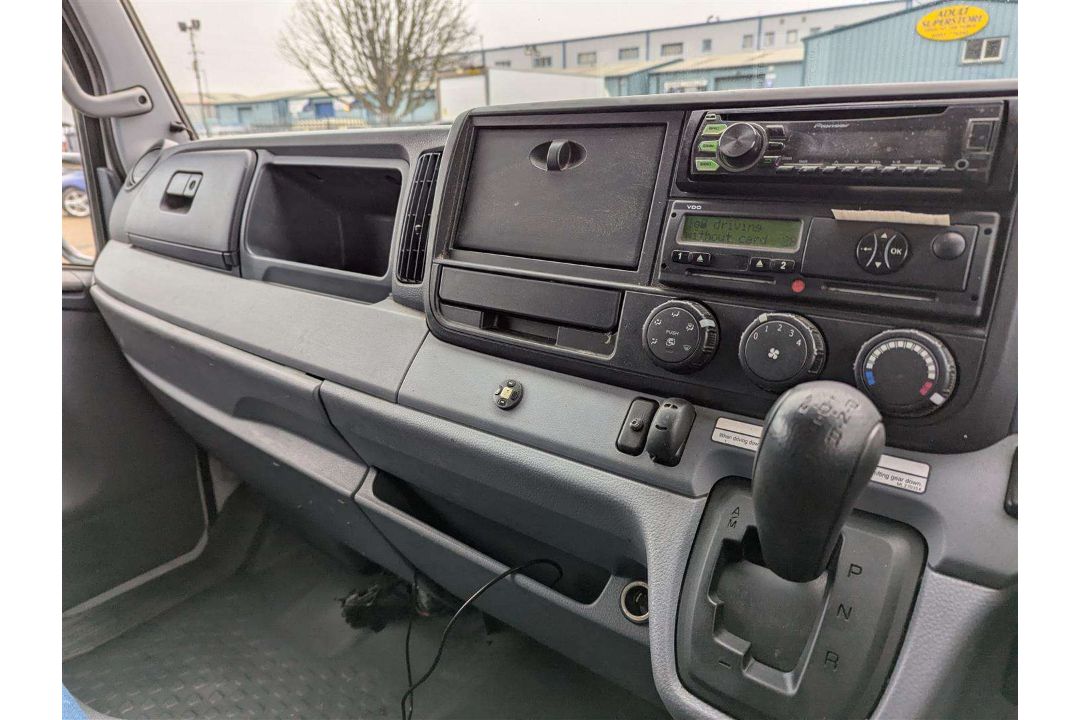 2015 MITSUBISHI FUSO CANTER 7C18 38 AUTO - Image 24 of 26