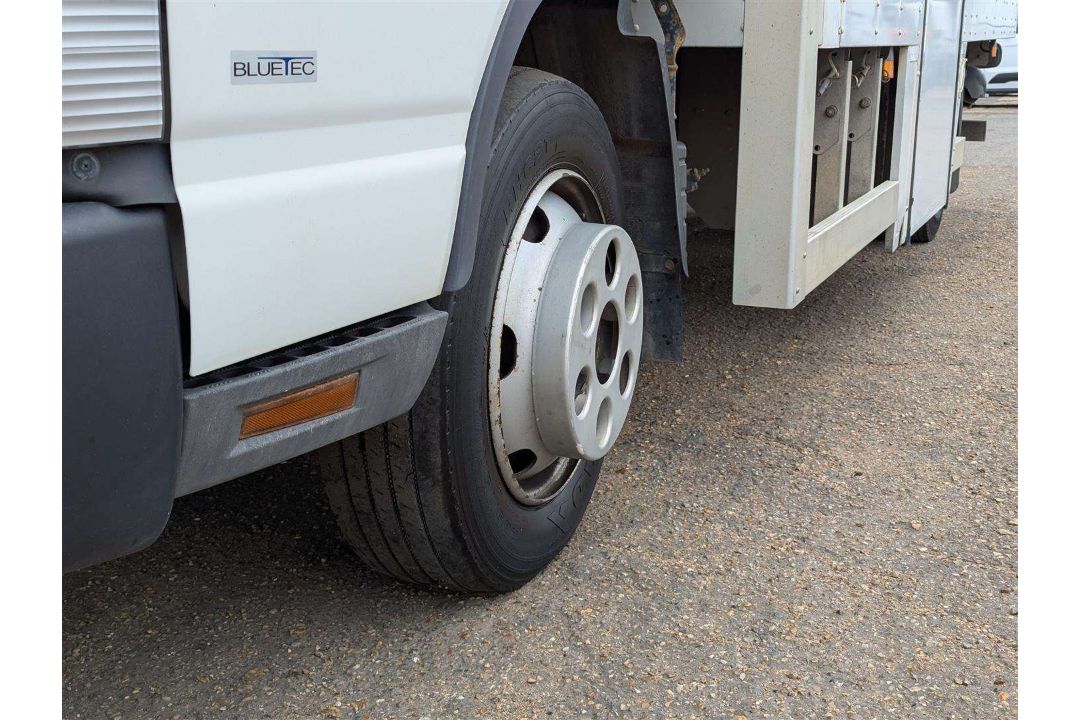 2015 MITSUBISHI FUSO CANTER 7C18 38 AUTO - Image 14 of 26