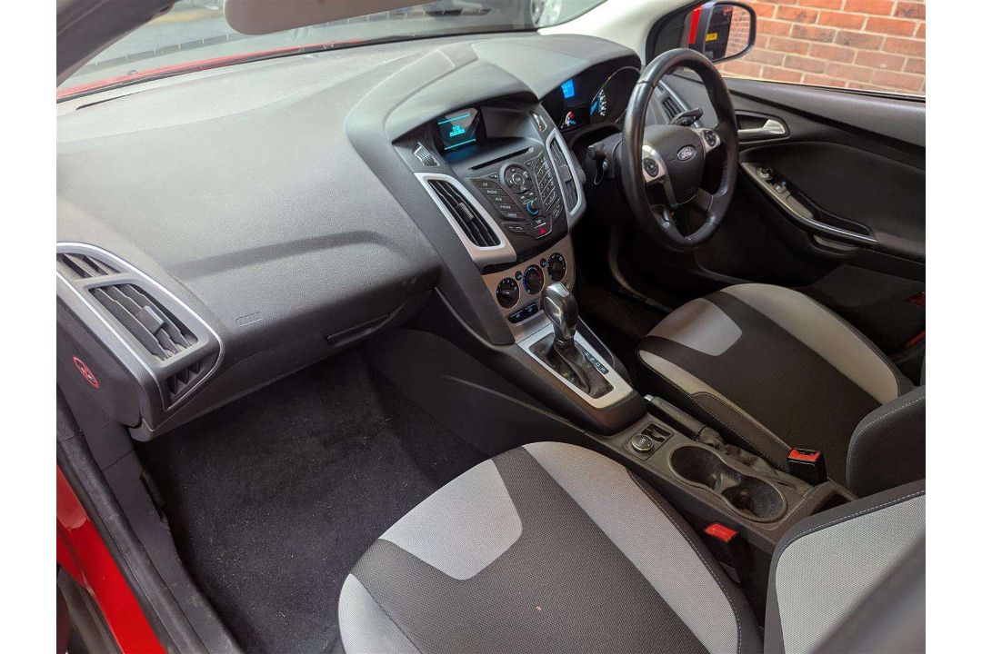 2014 FORD FOCUS ZETEC 125 AUTO - Image 13 of 27