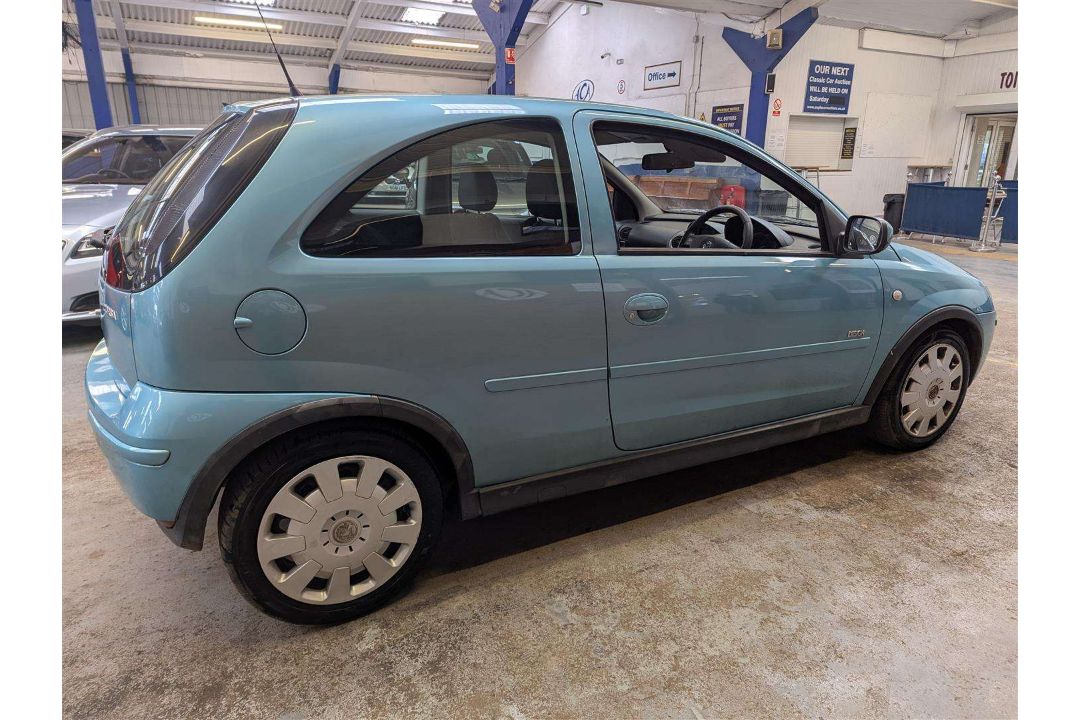 2005 VAUXHALL CORSA DESIGN 16V AUTO - Image 10 of 27