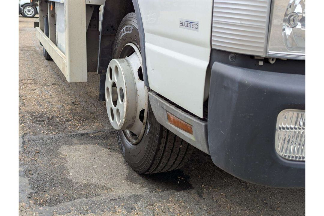 2015 MITSUBISHI FUSO CANTER 7C18 38 AUTO - Image 15 of 26