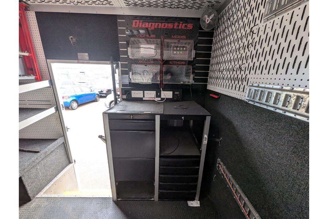 2015 MITSUBISHI FUSO CANTER 7C18 38 AUTO - Image 6 of 26