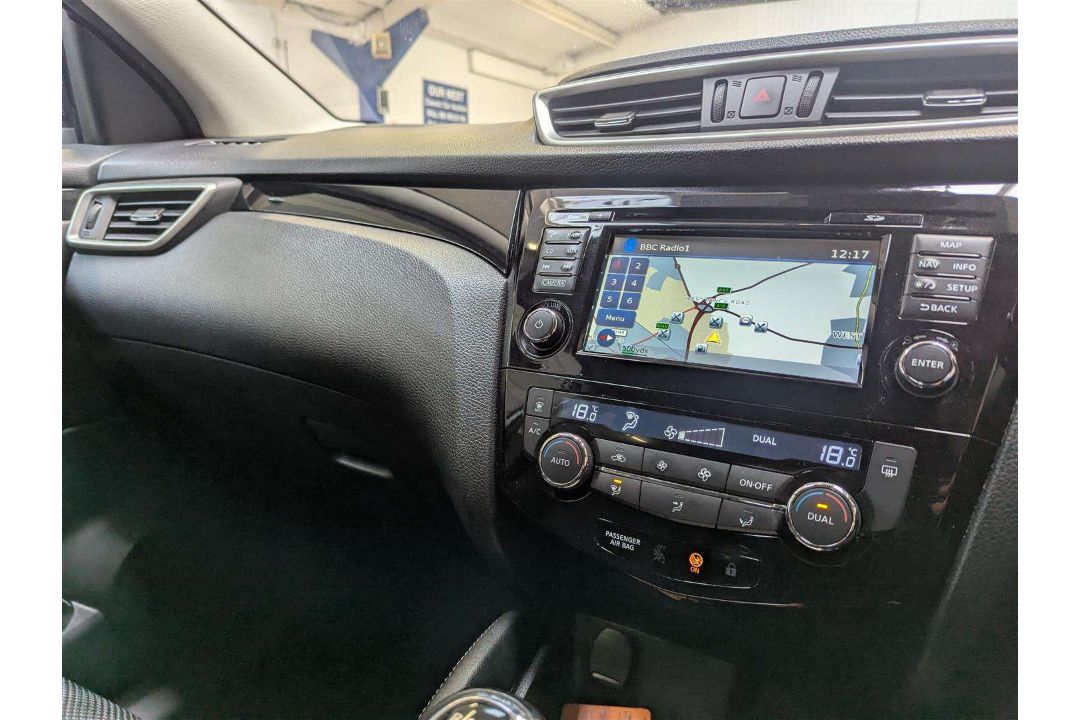 2015 NISSAN QASHQAI N-TEC + DIG-T - Image 14 of 28