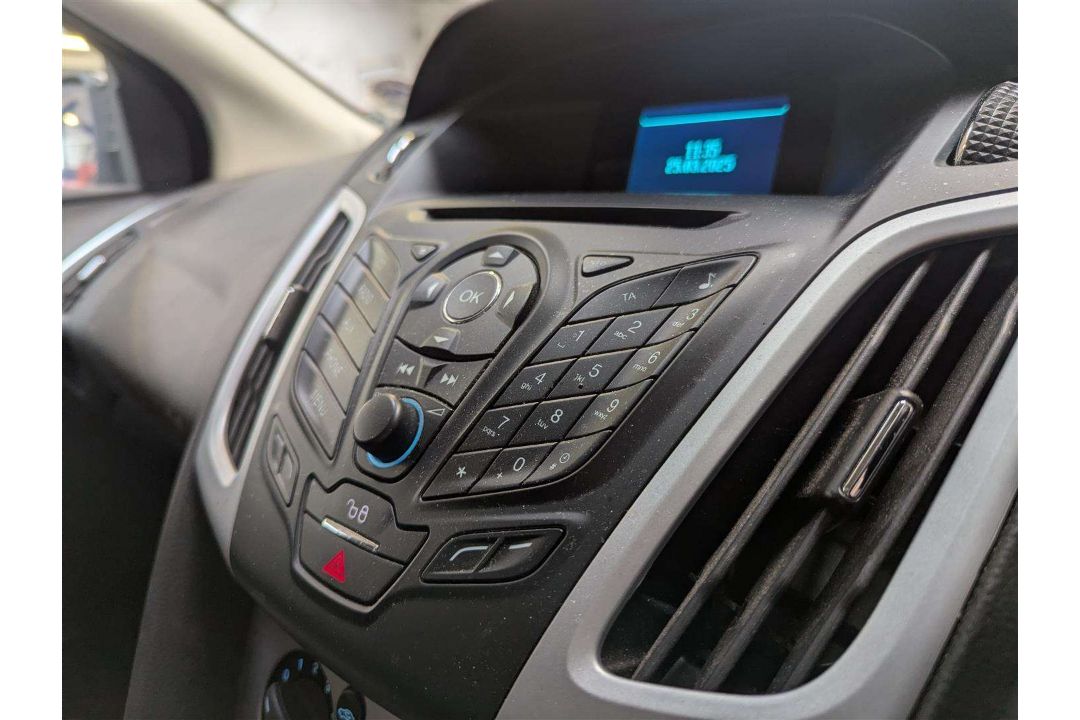 2014 FORD FOCUS ZETEC 125 AUTO - Image 25 of 27