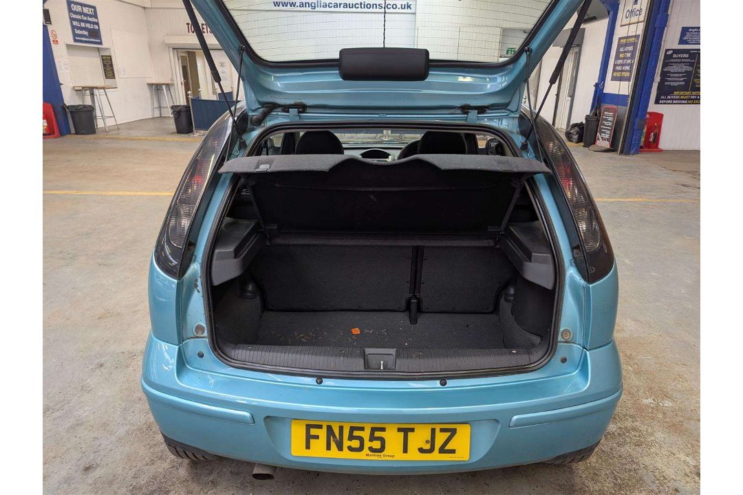 2005 VAUXHALL CORSA DESIGN 16V AUTO - Image 8 of 27