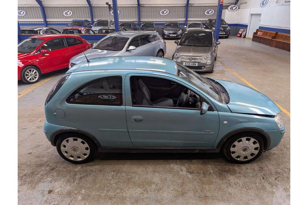 2005 VAUXHALL CORSA DESIGN 16V AUTO - Image 24 of 27